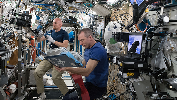 Auf der ISS geht es um die Forschung in Schwerelosigkeit. Bild: NASA/ESA 