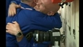 Die Crew schwebt in die ISS ein  und wird herzlich von der Besatzung begrüßt, die sich bereits seit einigen Monaten an Bord befindet. 