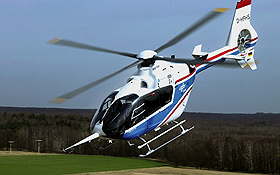 Der „Fliegende Hubschrauber–Simulator“ des DLR im Einsatz. Bild: DLR