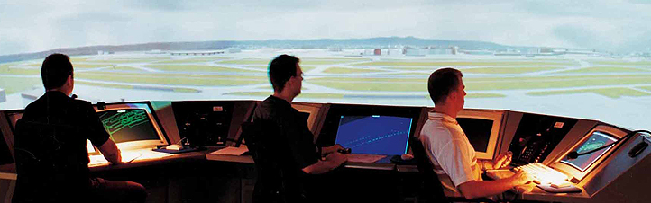 Fluglotsen testen neue Hilfssysteme im „virtuellen Tower“. Bild: DLR