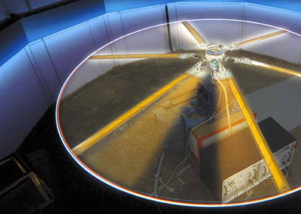 Beim DLR wird an besonders leisen Hubschrauber-Rotoren geforscht. Hier einer der Tests für den Hubschrauber mit „Muskeln“. 
Bild: DLR