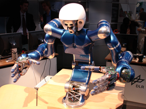 JUSTIN – ein Roboter mit „Fingerspitzengefühl“.
Bild: DLR