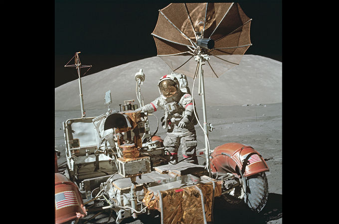 Das Foto zeigt das „Mond-Auto“, mit dem die Astronauten bei den letzten drei Mond-Missionen weitere Strecken zurückgelegt haben. Bild: NASA
