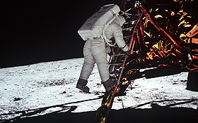 Die Mond-Landefähre: Sie wurde von den Astronauten benutzt, um vom größeren Apollo-Raumschiff auf die Mond-Oberfläche zu fliegen – und nach dem „Ausflug“ auf den Mond auch wieder zurück zum Mutterschiff. Bild: NASA