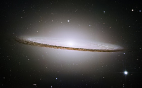 Im Zentrum der Sombrero-Galaxie – 28 Millionen Lichtjahre von uns entfernt – dürfte sich ein Schwarzes Loch befinden. Bild: NASA, ESA STScI
