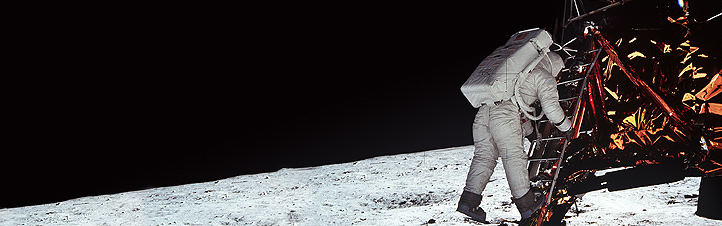Manche glauben immer noch, dass die Mondlandungen ein gigantisches Täuschungsmanöver waren. Das ist einer der großen Irrtümer zum Thema Raumfahrt. Tatsache ist: Die Astronauten sind auf dem Mond gelandet! Bild: NASA
