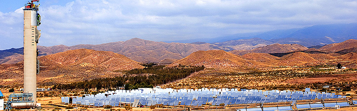 In der Forschungsanlage „Plataforma Solar de Almería“ in Südspanien werden verschiedene Techniken für den Solarstrom von morgen entwickelt und getestet. Bild: DLR (Markus-Steur.de)