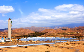 Im Süden Spaniens liegt die Plataforma Solar de Almería, Europas größtes Testzentrum für Solartechnik. Bild: DLR, Markus-Steur.de