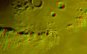 Das Mond-Apeninnengebirge in 3D. Das Kreuz zeigt die Landestelle von Apollo 15. Bild: Rolf Hempel (DLR)