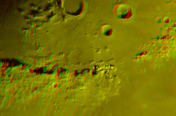 Das Mond-Apeninnengebirge in 3D. Das Kreuz zeigt die Landestelle von Apollo 15. Bild: Rolf Hempel (DLR)