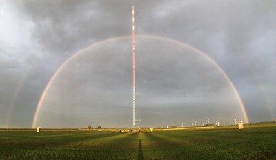 Acceleration sensors for wind measuring mast at the DLR research windfarm (WiValdi)