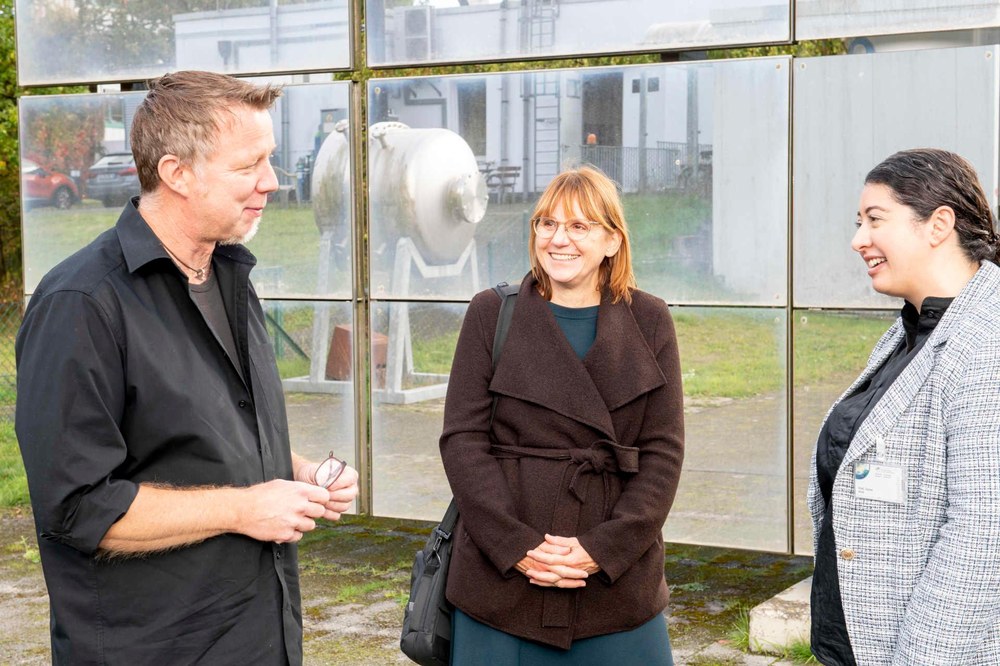 Köl­ner Bun­des­tags­ab­ge­ord­ne­te zu Gast beim DLR