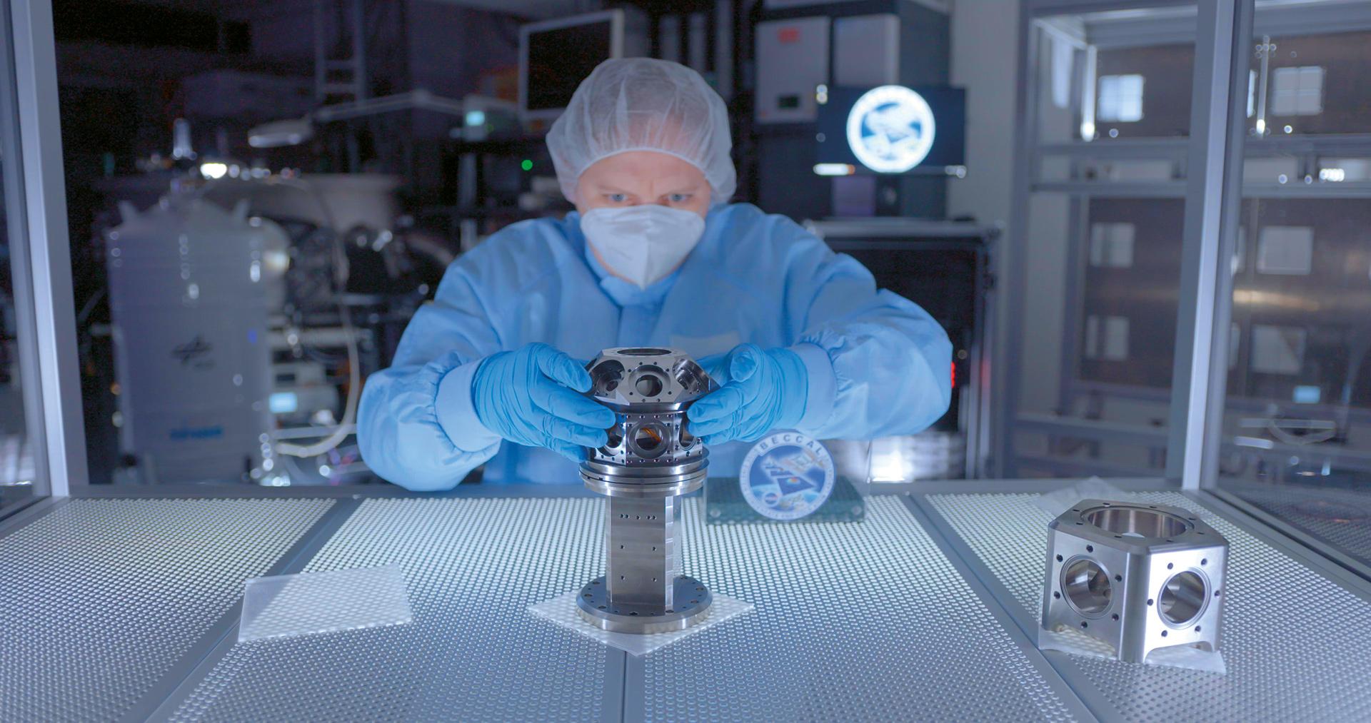 Apparatur für ultrakalte Quantengase für das Pro­jekt BEC­CAL (Bo­se Ein­stein Con­den­sa­te and Cold Atom La­bo­ra­to­ry)