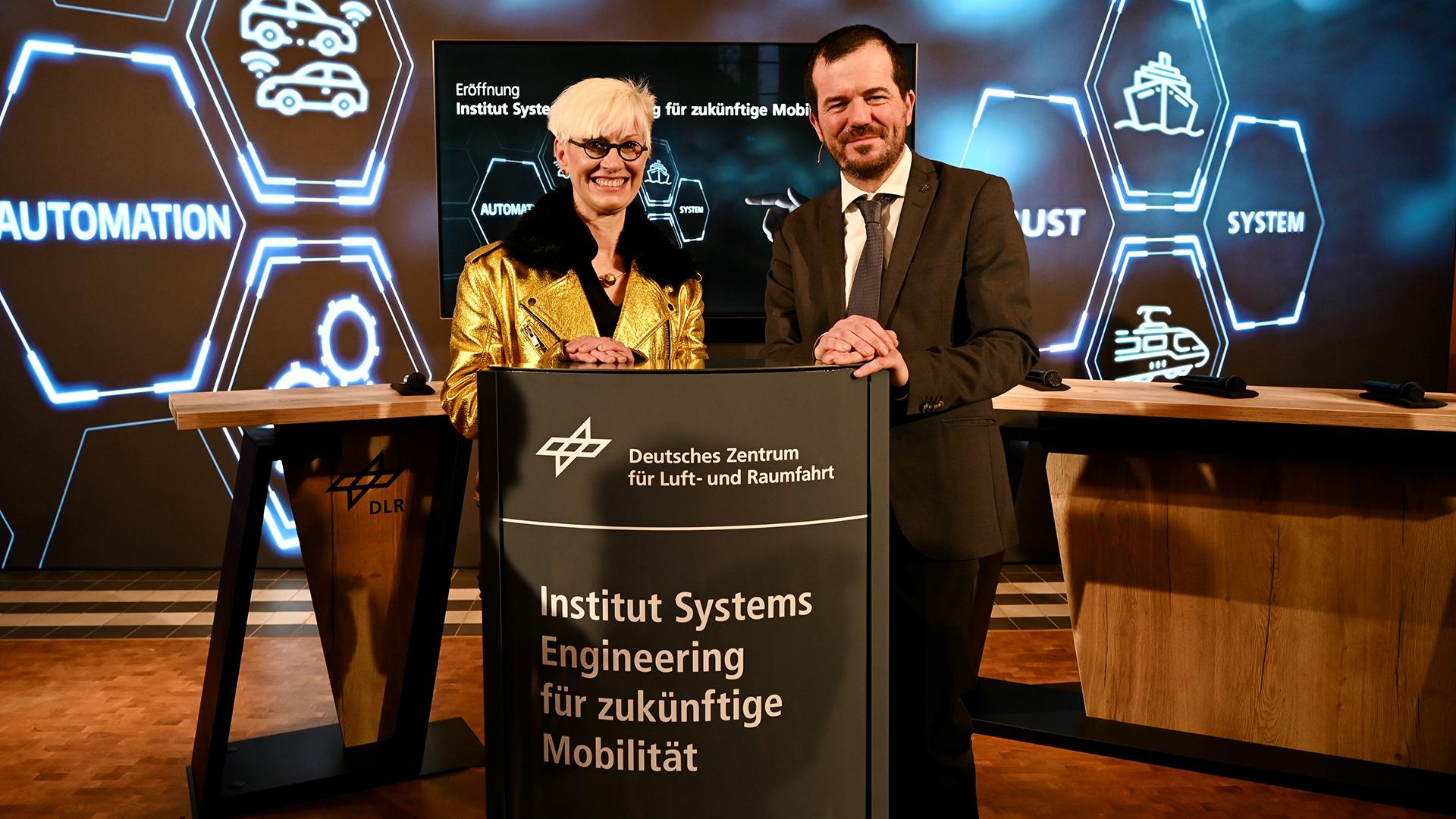 Los geht's mit der Forschung für vertrauenswürdige IT-Systeme für das hochautomatisierte und autonome Fahren.