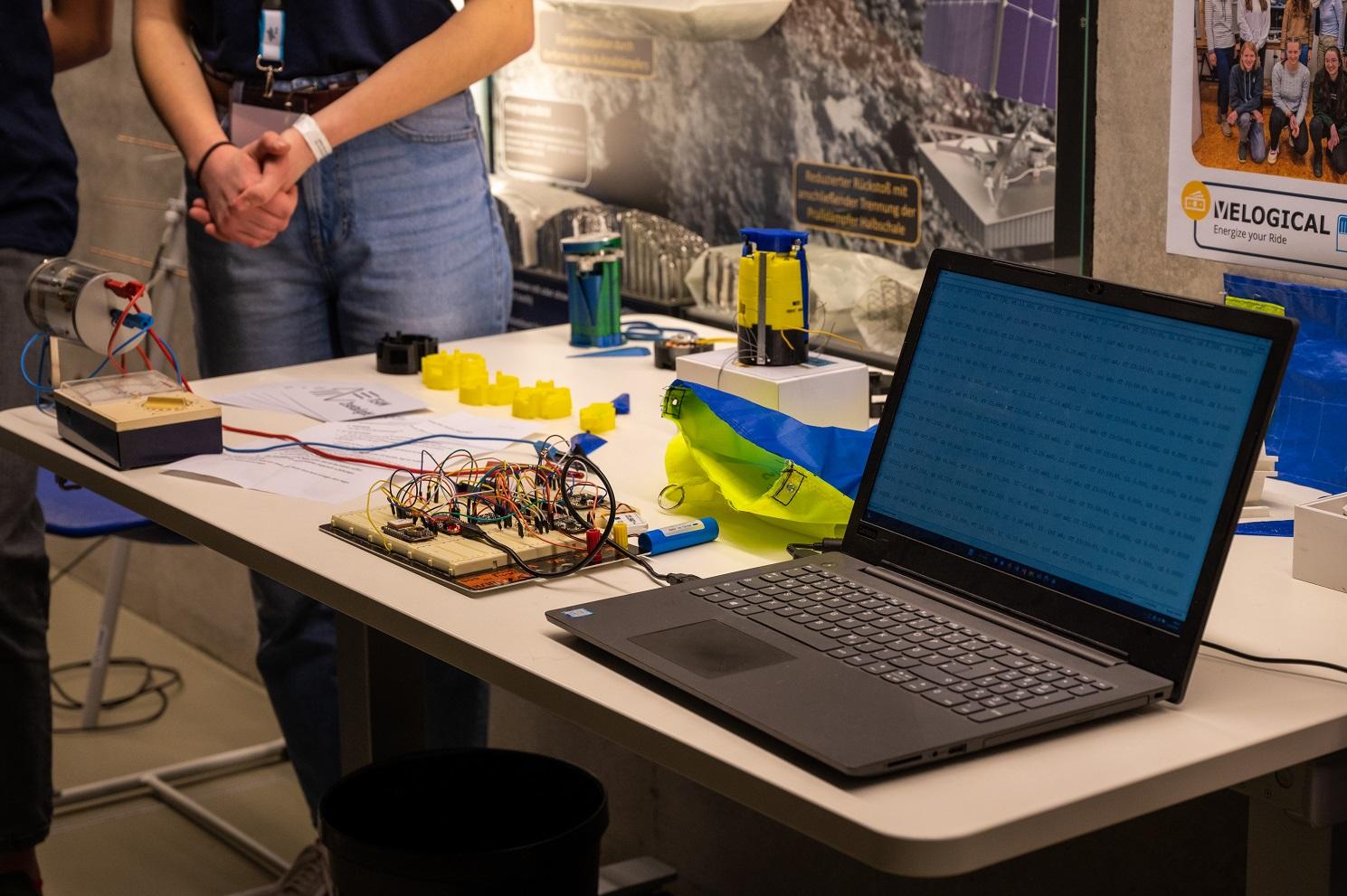 Jeder CanSat führt eine eigene Mission aus