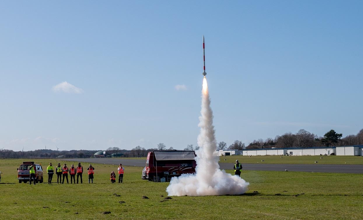 Raketenstart beim CanSat-Wettbewerb 2023