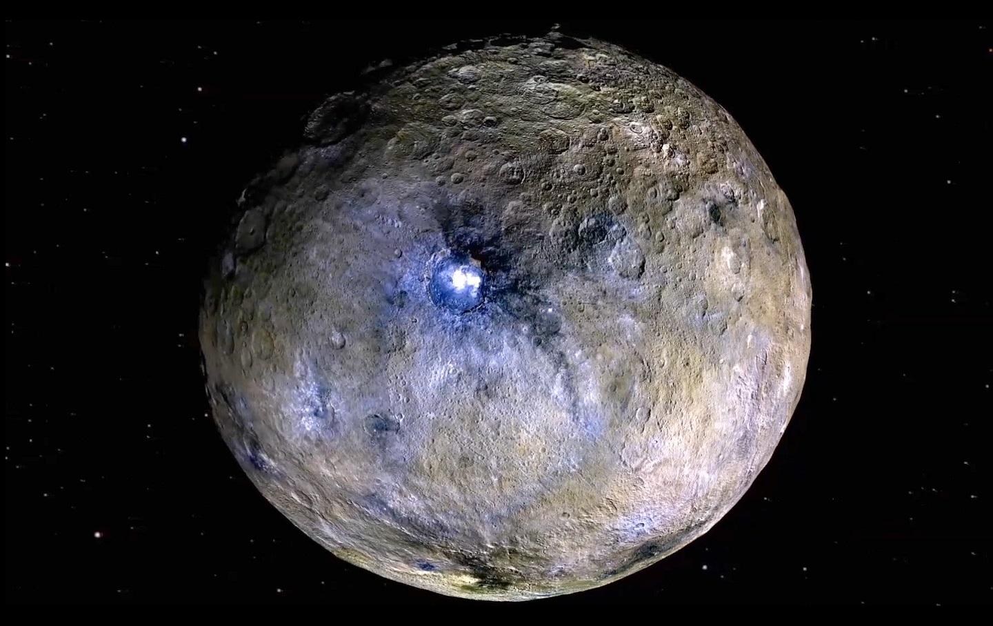 Der Zwergplanet Ceres mit dem Krater Occator