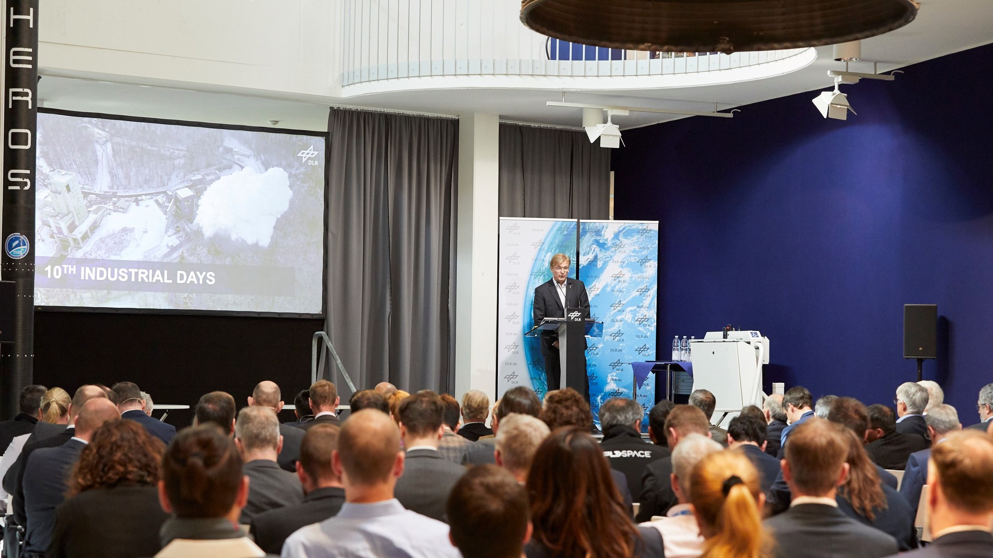 Professor Stefan Schlechtriem eröffnete die 10. Industrial Days beim DLR Lampoldshausen.