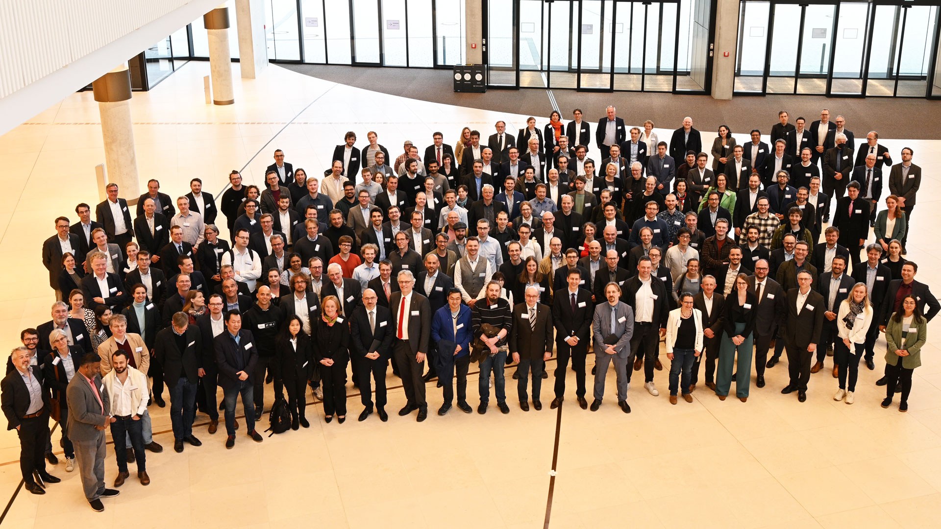 Beim Austauschforum Quantencomputing (AFQC) kamen Expertinnen und Experten aus Forschung, Wirtschaft und Politik zusammen.