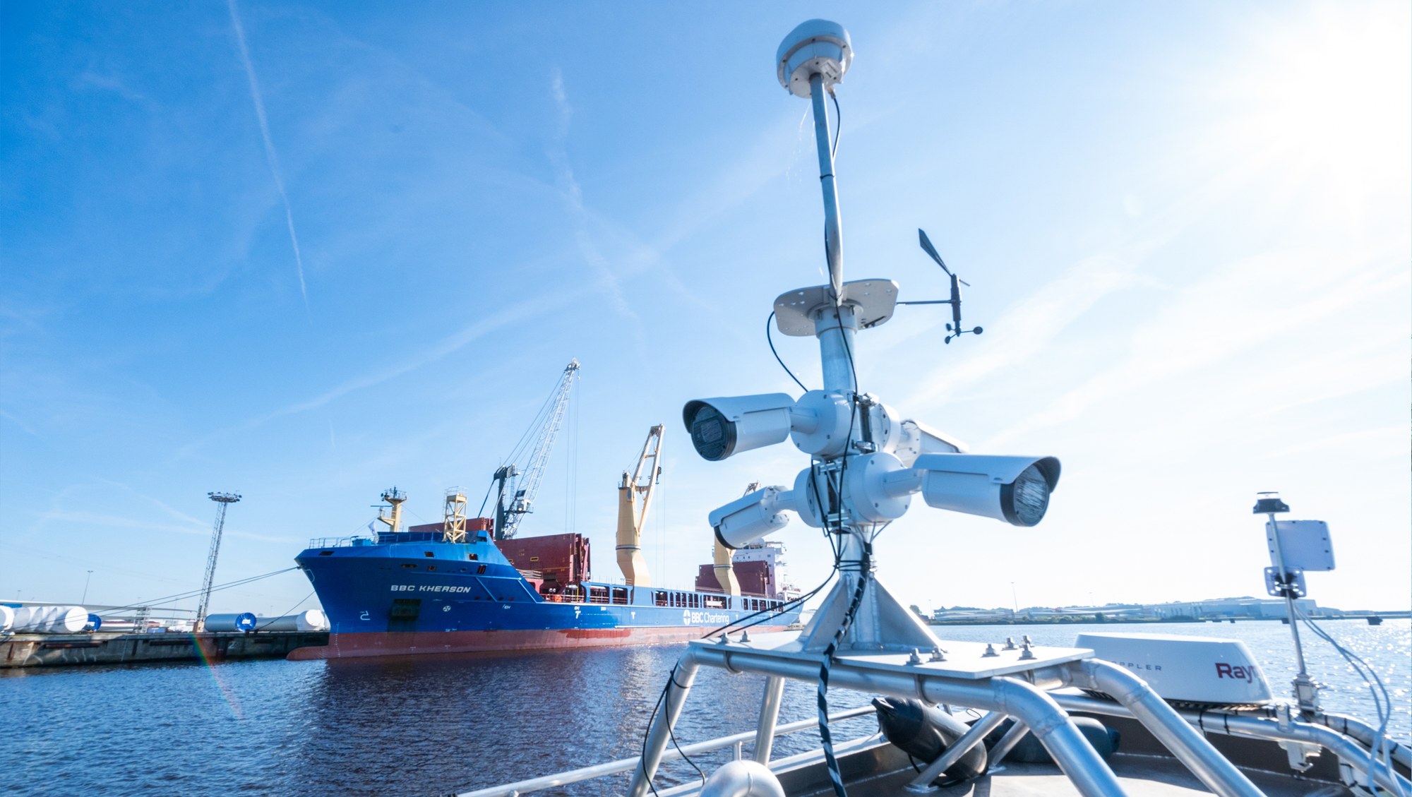 Kameras bieten einen Überblick über die Hafenumgebung