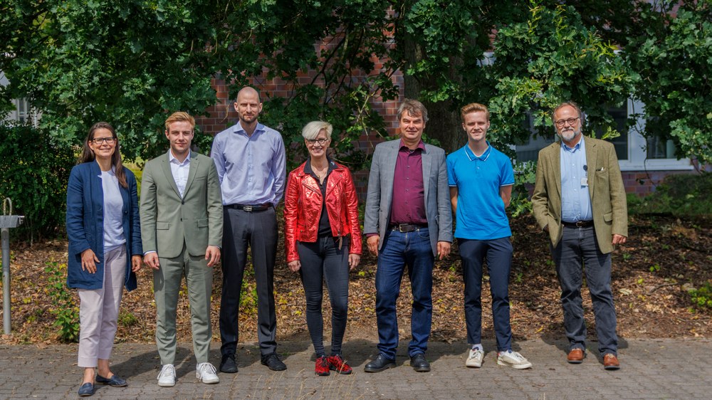 Bundes- und Landespolitik zu Gast beim DLR in Geesthacht