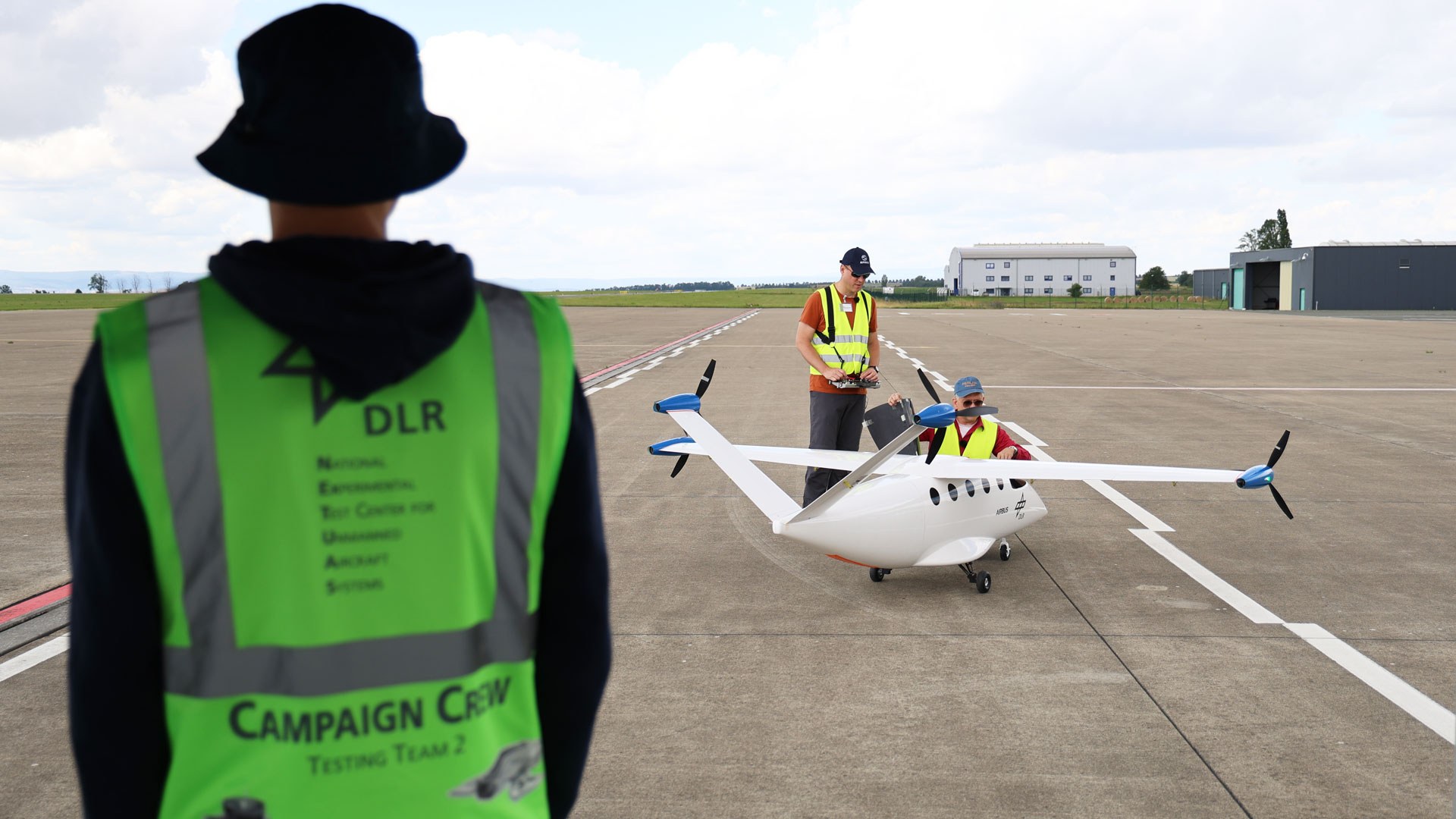 Bei den Flugversuchen am Nationalen Erprobungszentrum für unbemannte Luftfahrtsysteme in Cochstedt wurde die Konfiguration für den HyBird erstmals geflogen.