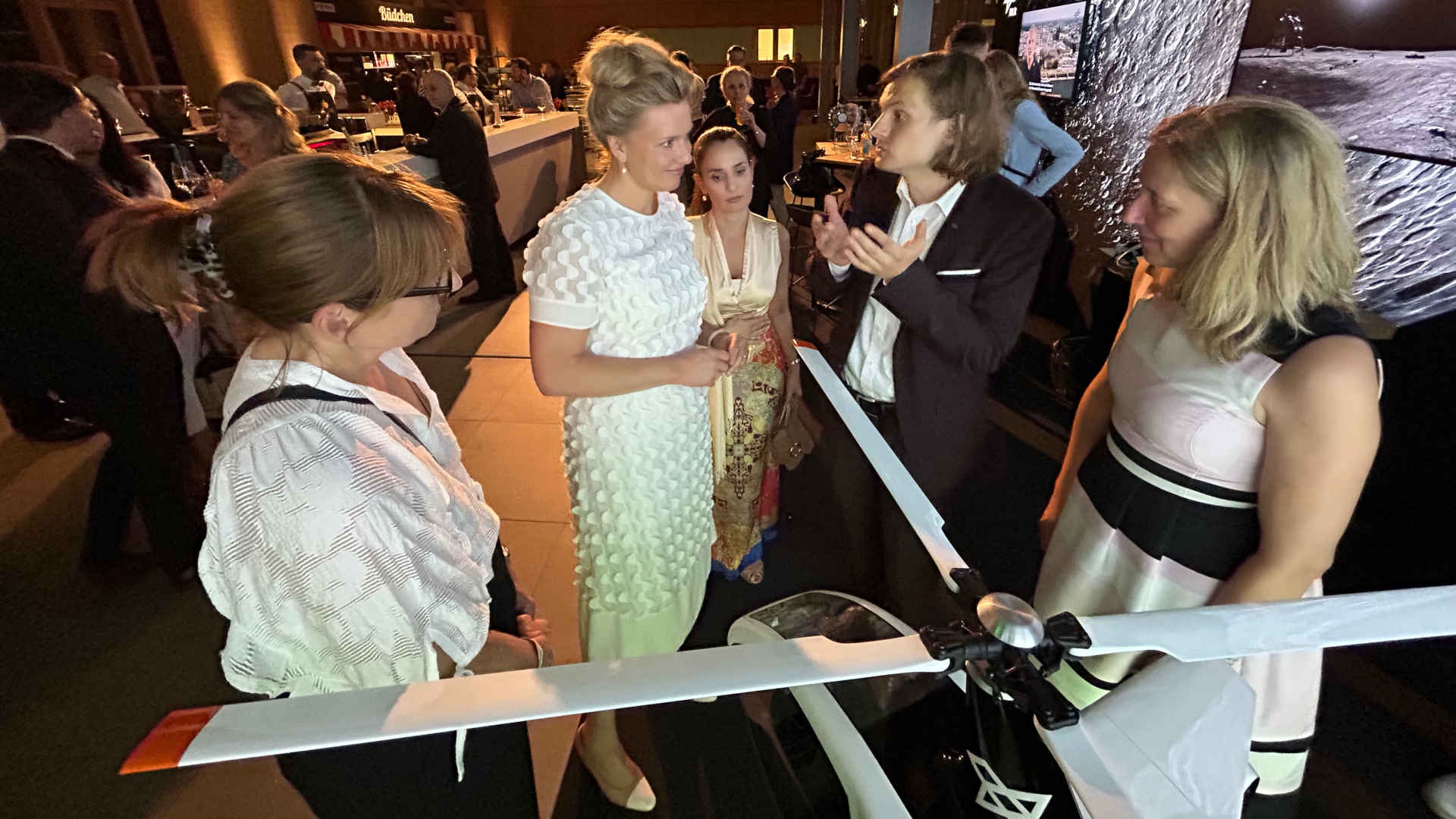 DLR-Doktorand erklärt aktuelle Luftfahrtforschung an einem Tragschrauber