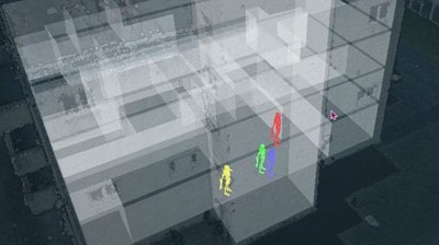 Einsatzkräfte werden über ein Tracking-System in einem Gebäude erkannt.
