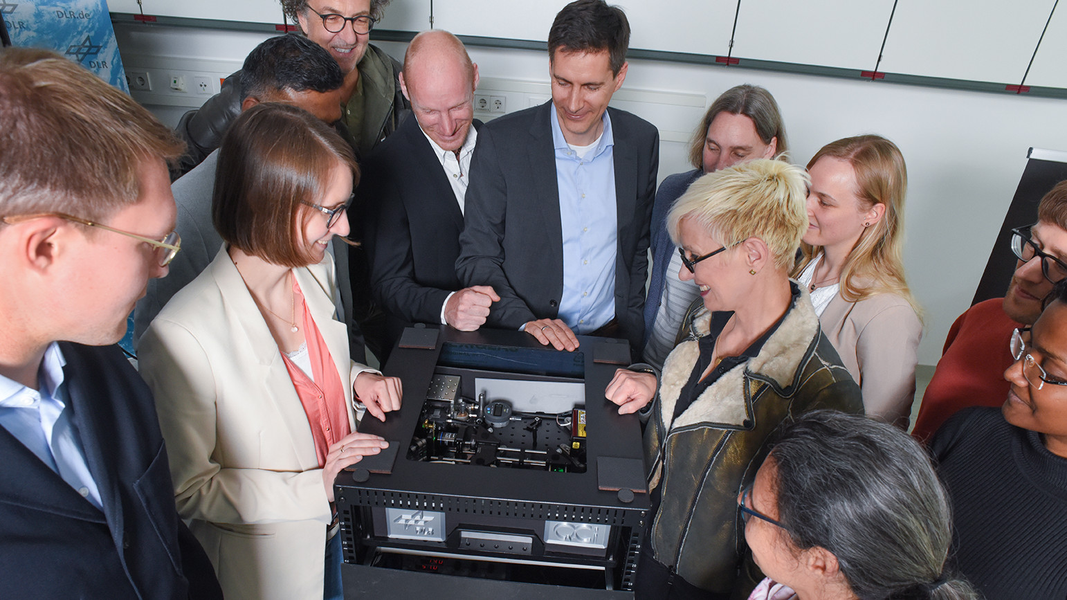 Lieferung des ersten Quantencomputers an die DLR Quantencomputing-Initiative im Mai 2023.