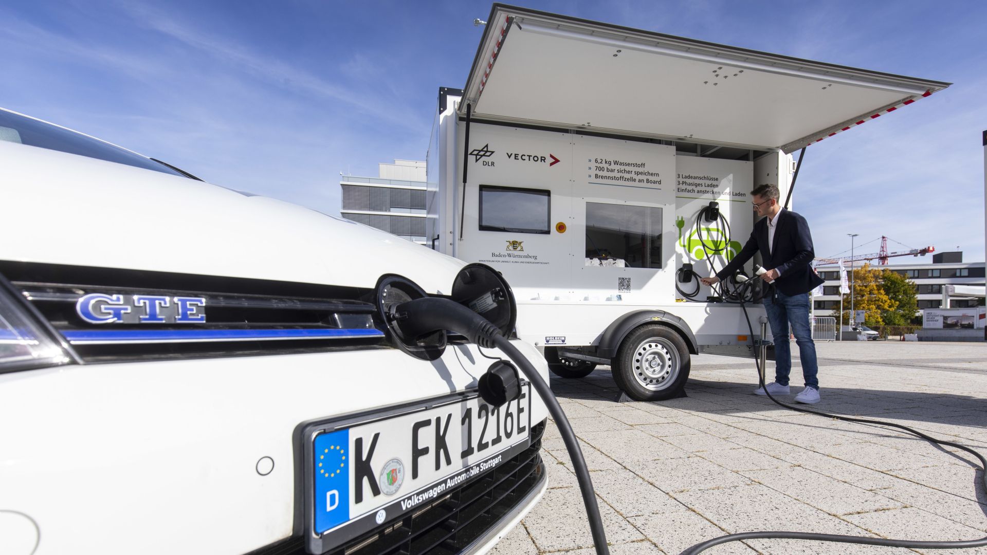 E-Auto an der mobilen Ladestation