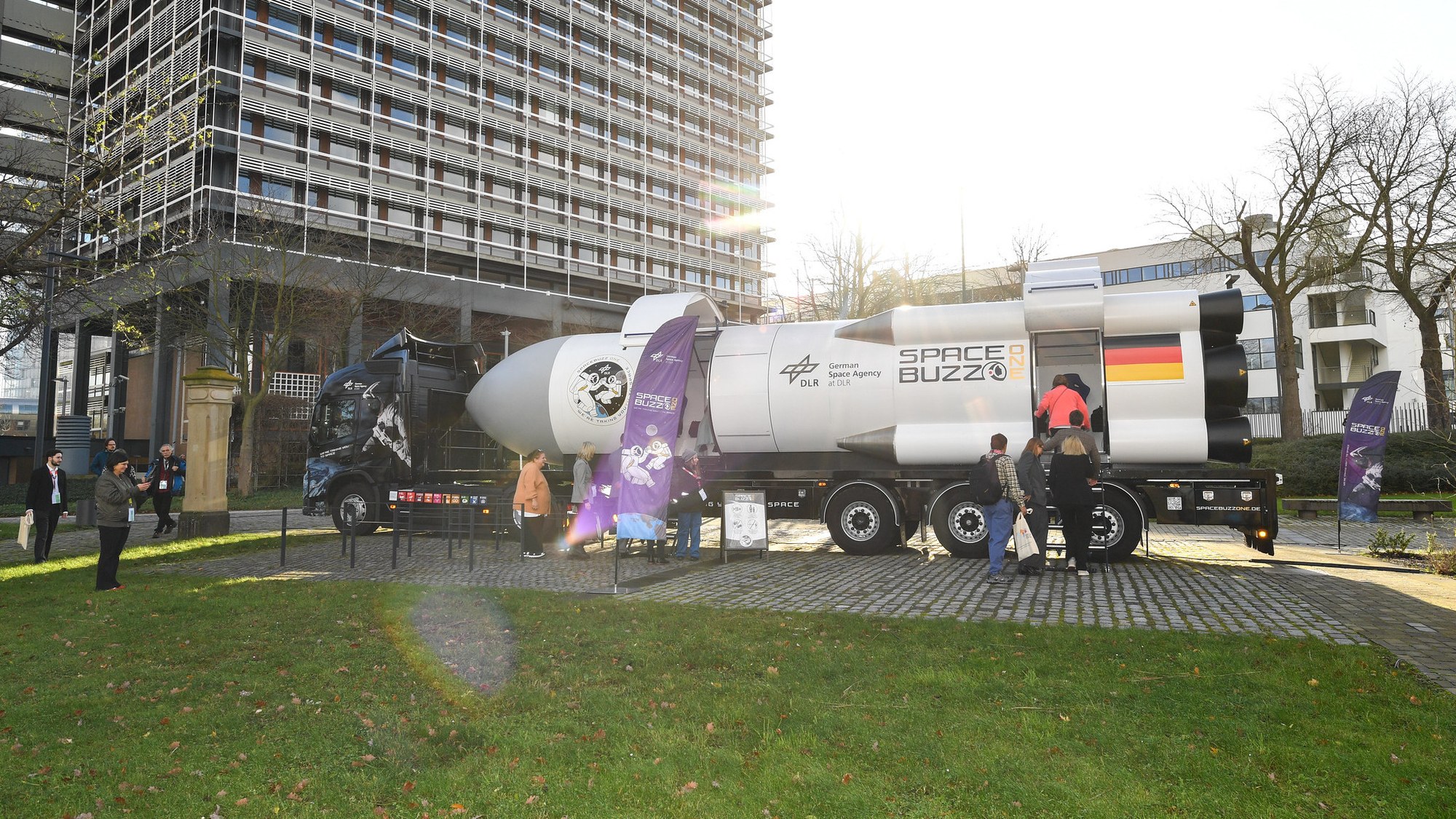 Der SPACEBUZZ ONE der Deutschen Raumfahrtagentur im DLR beim UN-World Space Forum 2024 in Bonn
