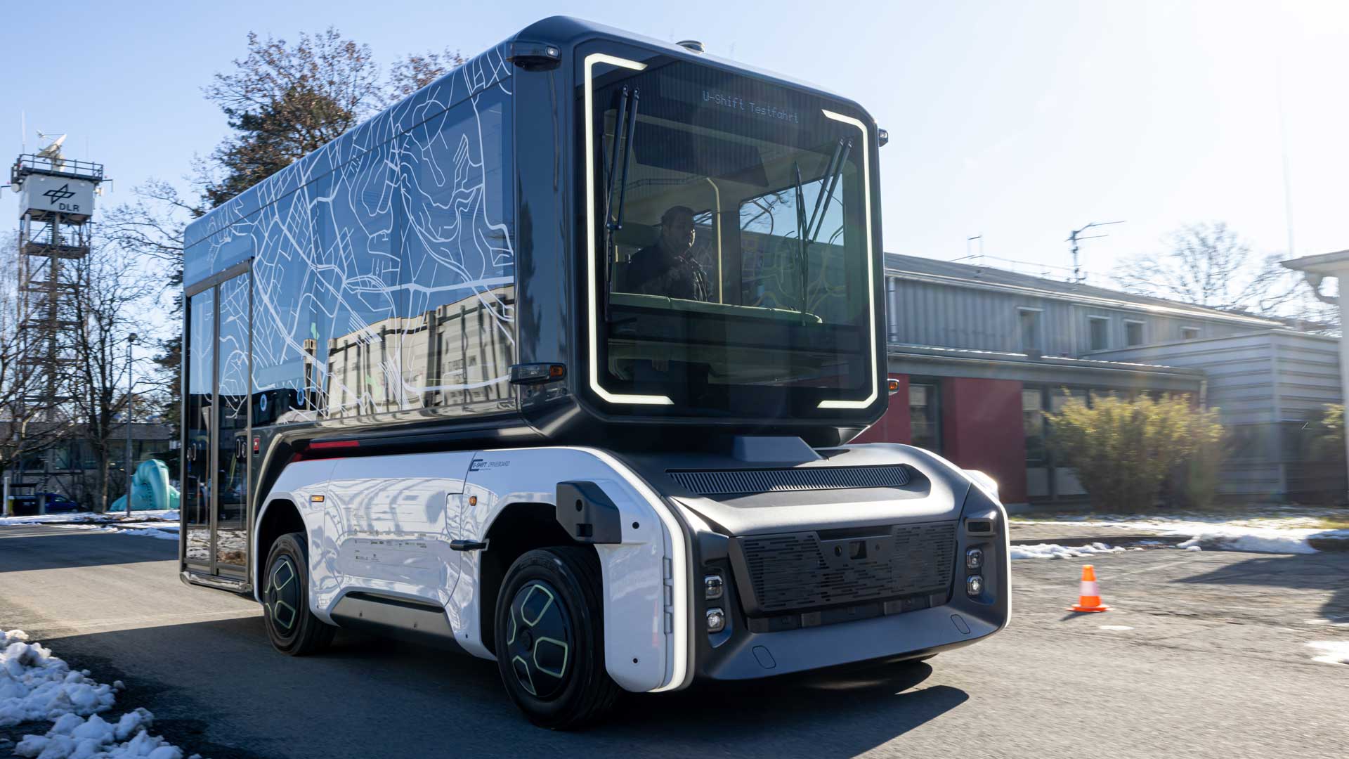 Testfahrt des U-Shift mit Personentransport-Kapsel am DLR-Standort Braunschweig