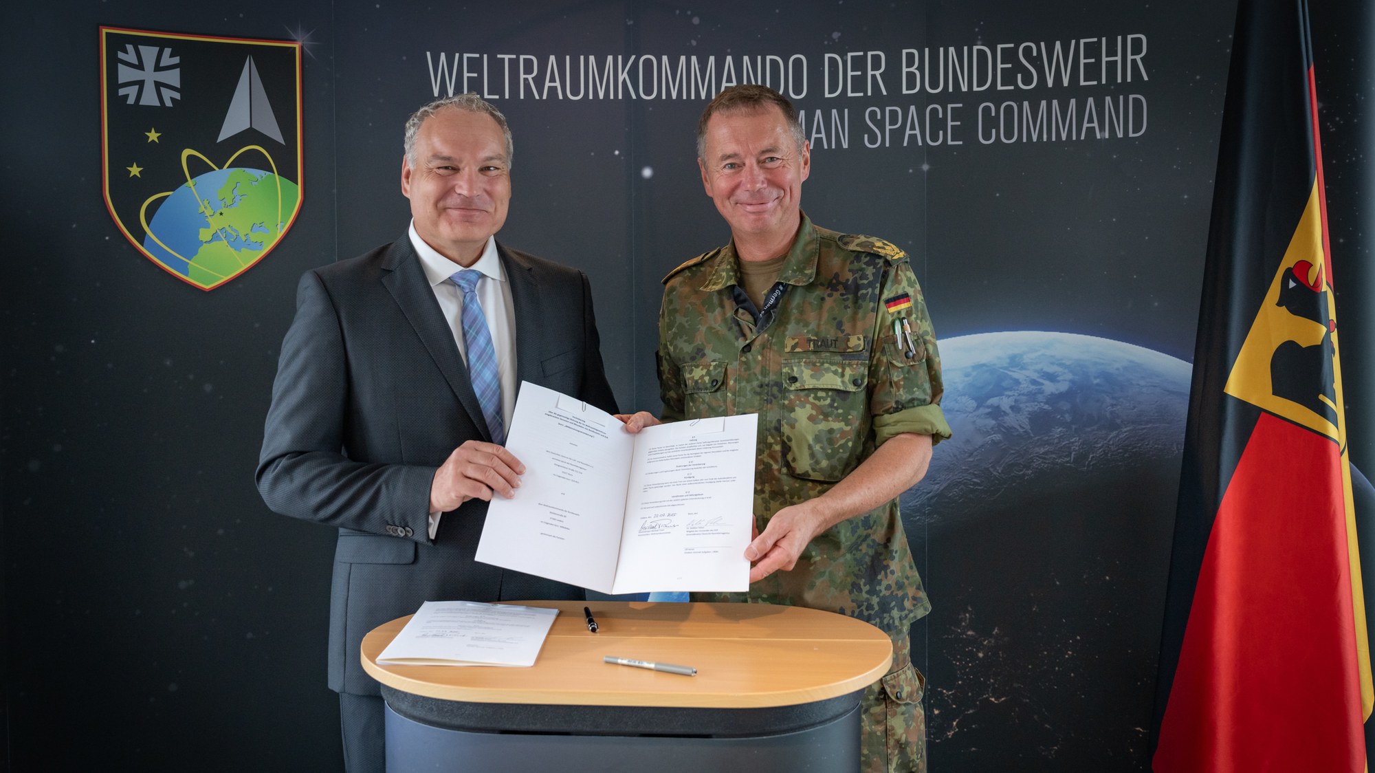 Deutsche Raumfahrtagentur im DLR und Bundeswehr nutzen Daten gemeinsam