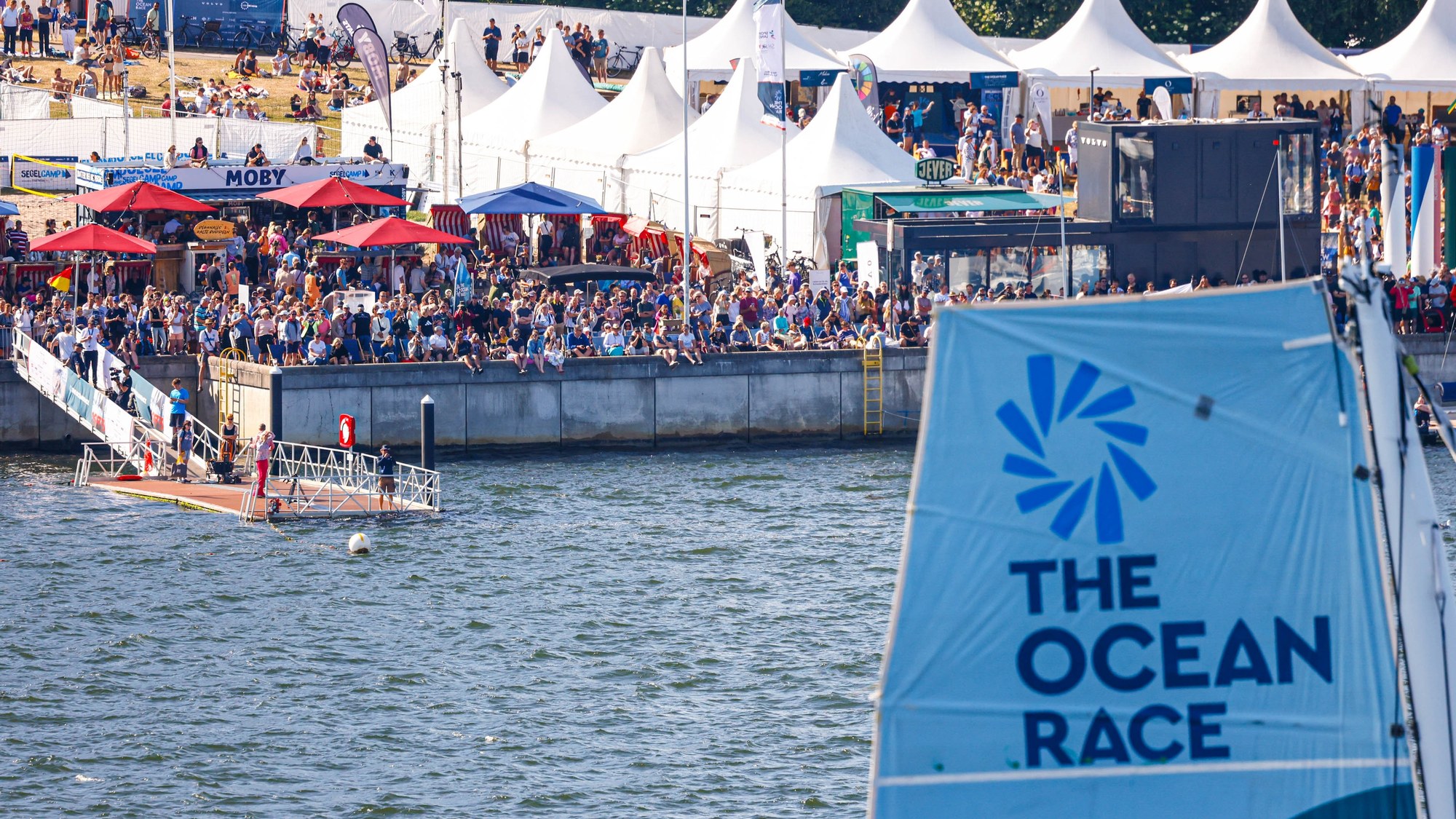 Luftbild vom Hafen in Kiel beim The Ocean Race