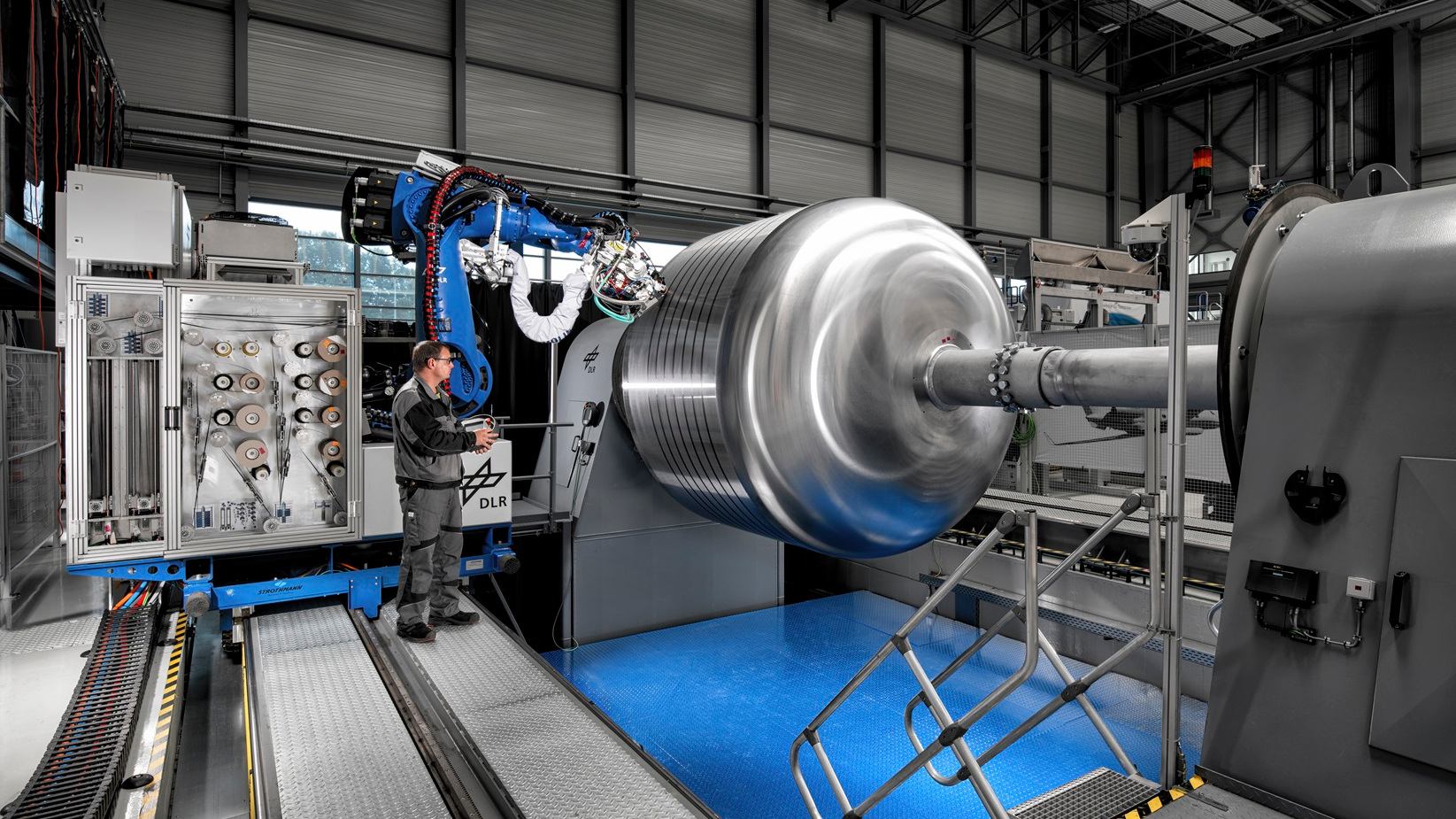 Fertigungsanlage für die Produktion von Wasserstofftanks in Stade Archivbild