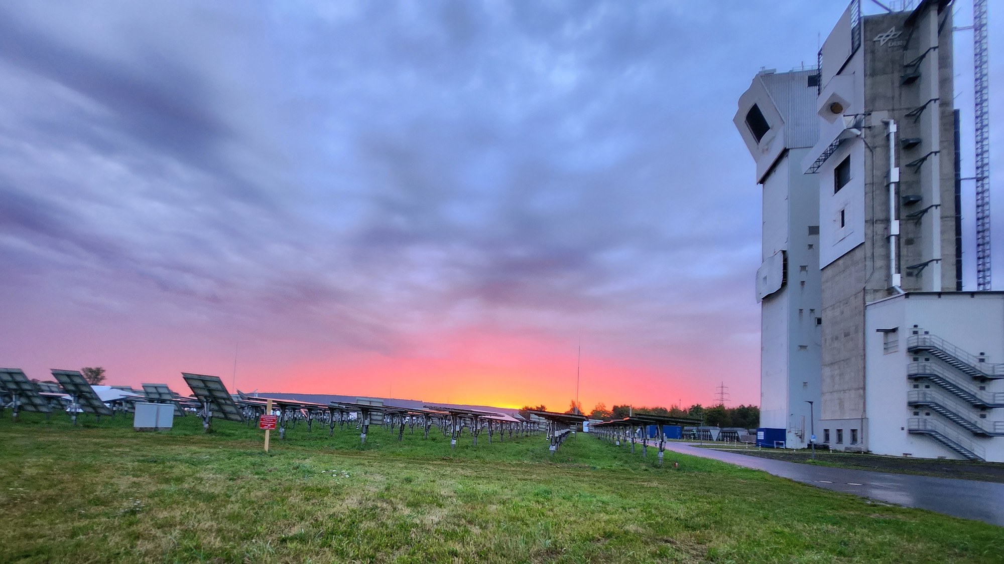 Solarthermisches Kraftwerk im Tageslauf