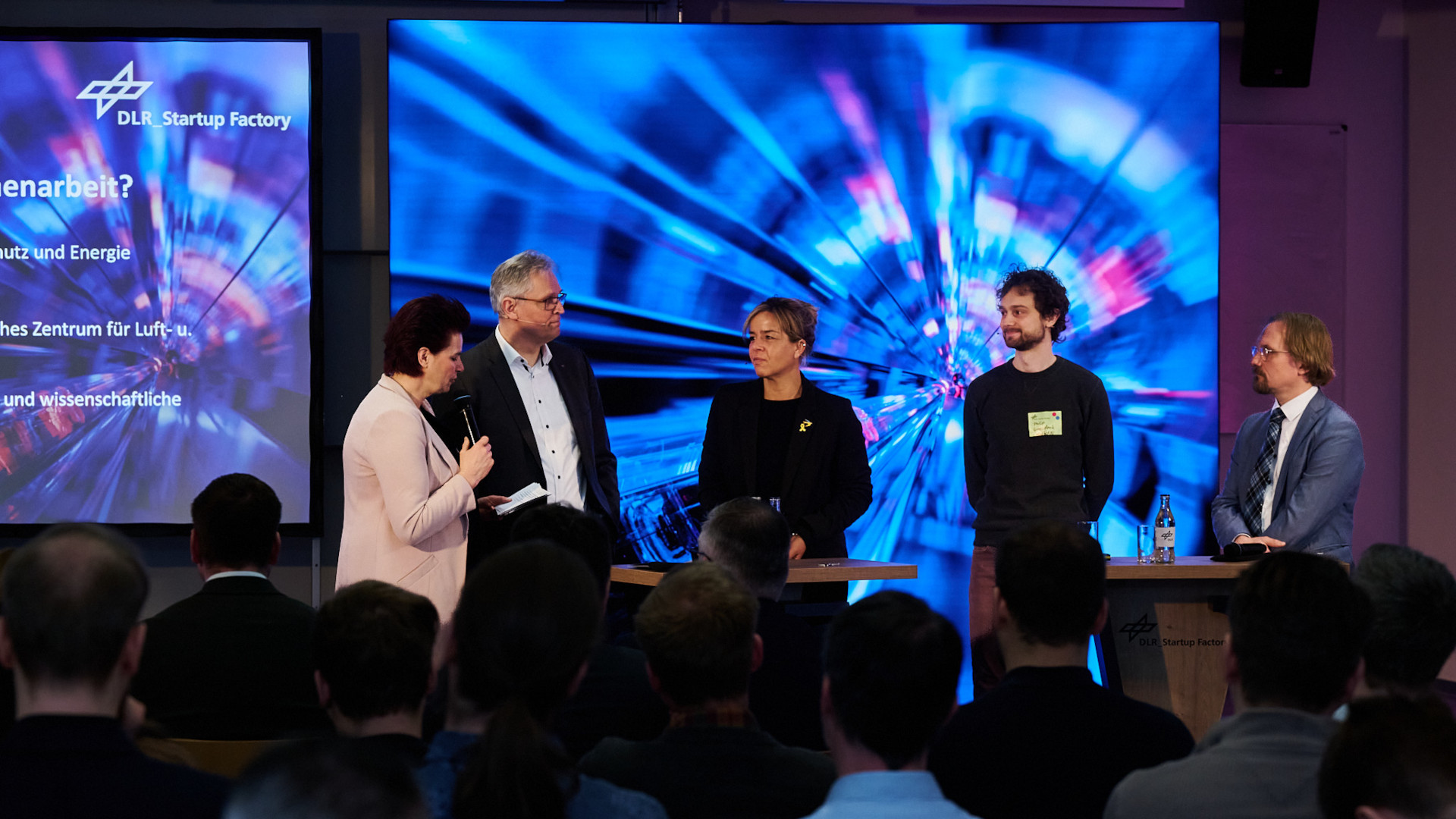 Daniela Nase, Prof. Dr.-Ing. Karsten Lemmer, Mona Neubaur, Philip Groesdonk und Dr. Michael Scharnberg