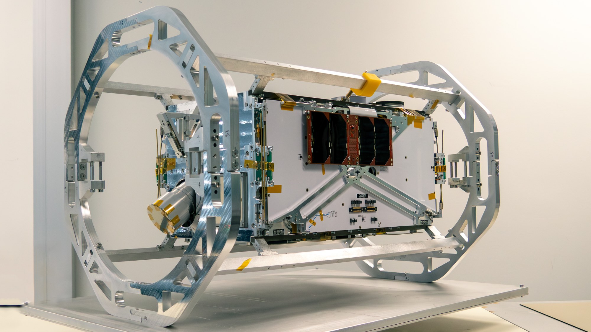 Die Satellitenplattform GENA (GEnerischer flexibler NAno-Satellit)