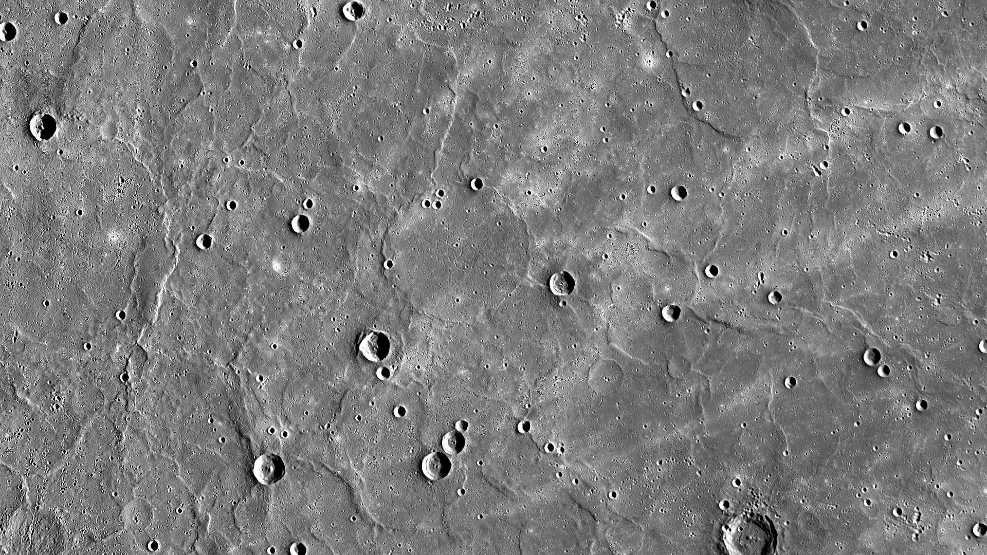 Schwarz-weißes Bild des Merkur: Vulkanische Ebenen auf der Nordhalbkugel