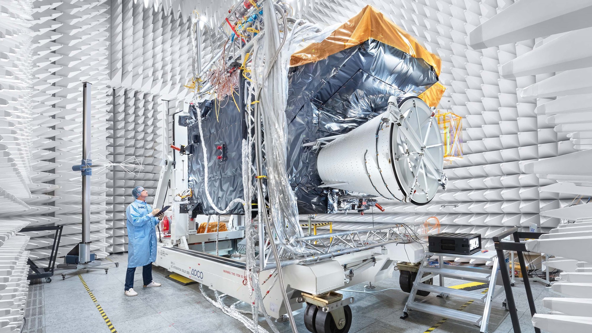 Der Wettersatellit MTG-S1 im schalltoten Raum