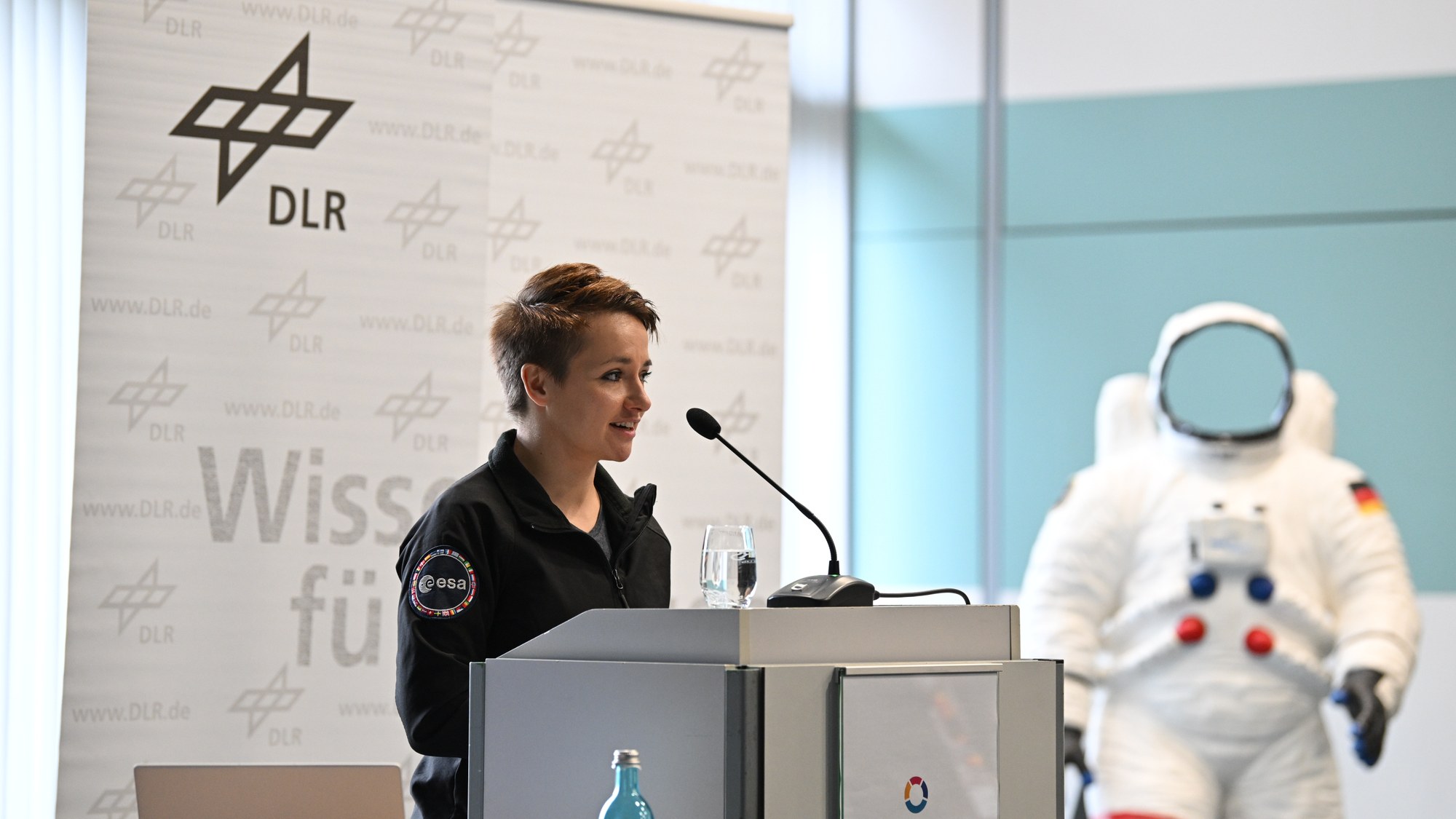 Dr. Amelie Schoenenwald, Reserveastronautin der europäischen Weltraumorganisation ESA