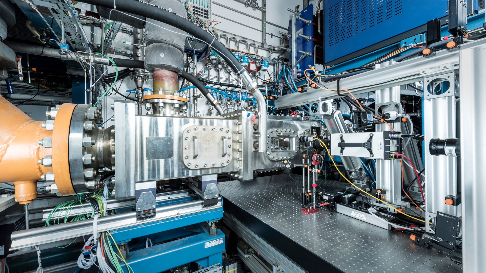 Hochdruck-Brennkammer-Prüfstand HBK1 am DLR-Institut für Antriebstechnik