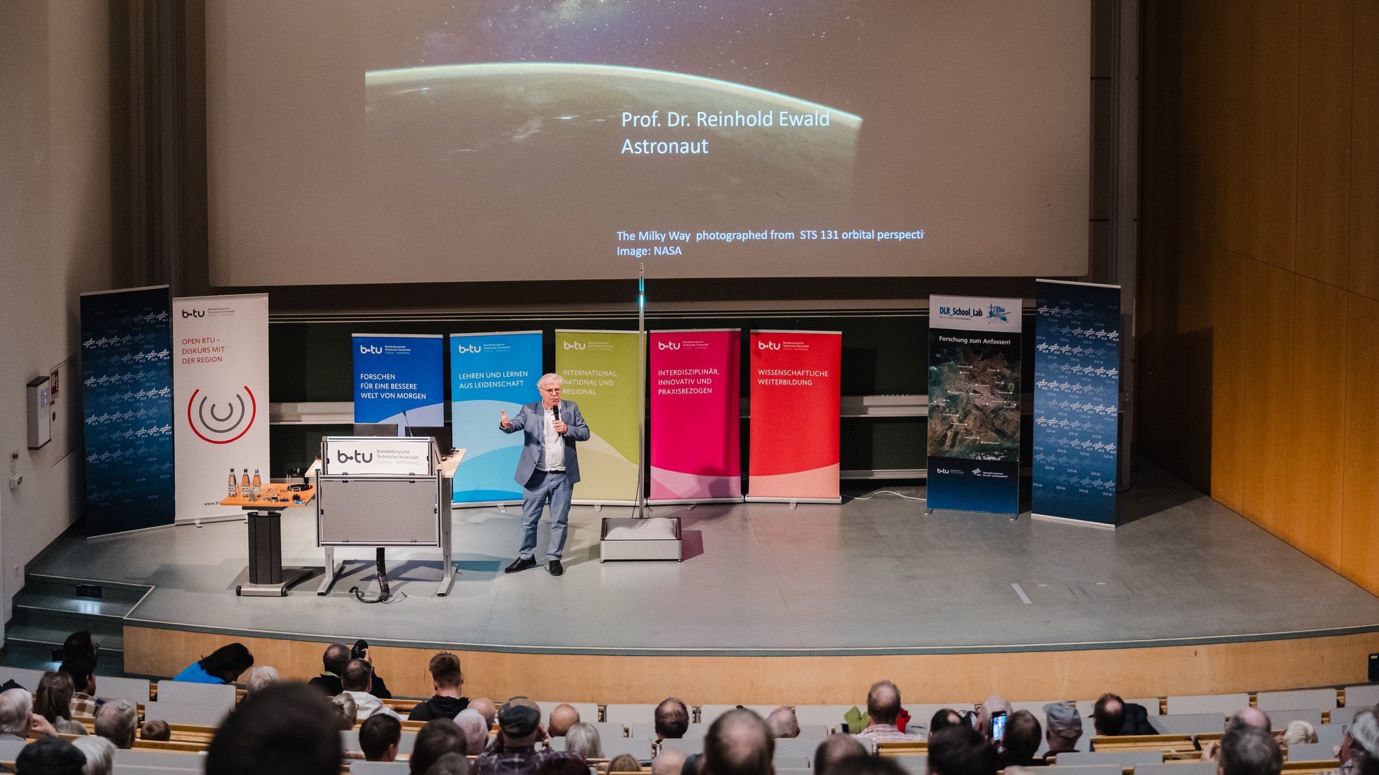 Reinhold Ewald begeistert mit Raumfahrtvortrag an der BTU Cottbus-Senftenberg