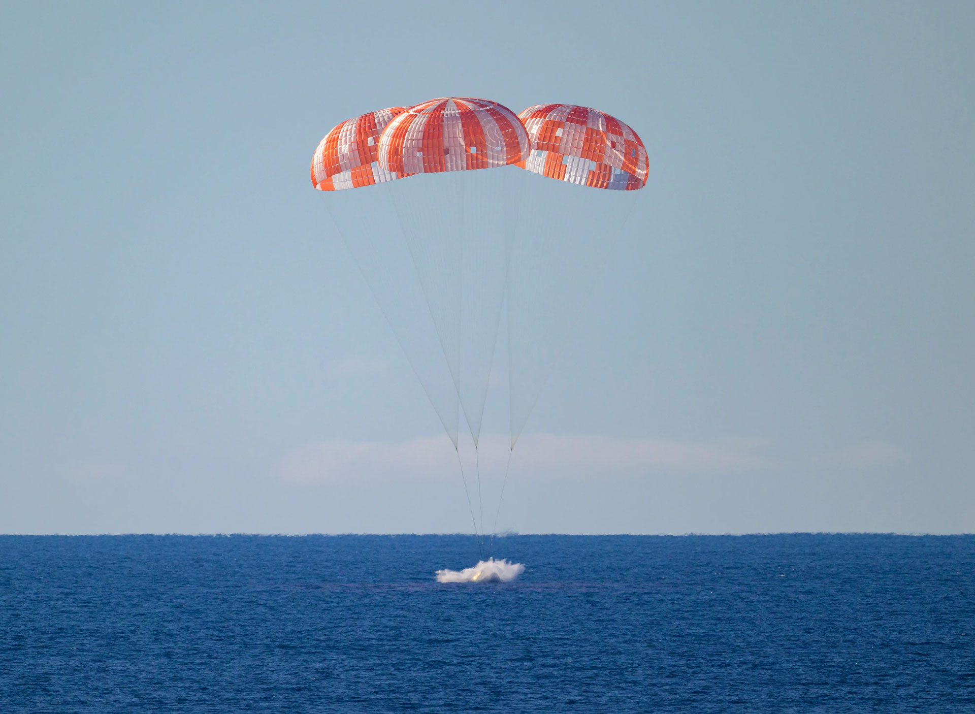 Splashdown im Pazifischen Ozean vor der Küste von San Diego