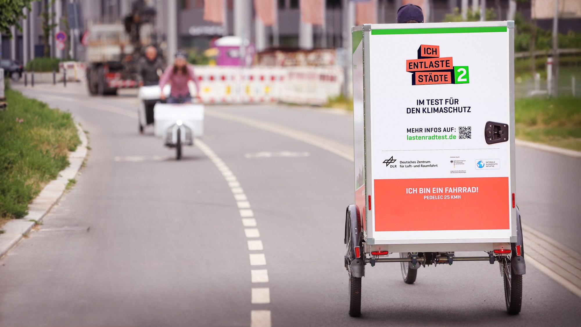 Lastenrad auf Radweg