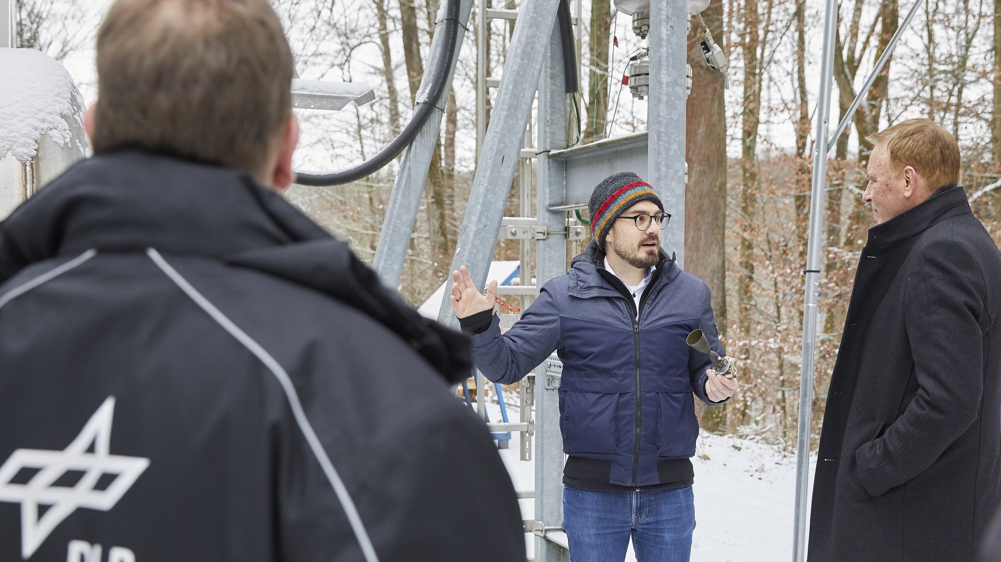 Das Bild zeigt Dr. Felix Lauck. Das Start-up InSpacePropulsion Technologies entwickelt nachhaltige Antriebe für Raumfahrzeuge. Sie liefern dabei nicht nur die Treibstoffe, sondern auch die passenden Triebwerke aus dem 3D-Drucker.