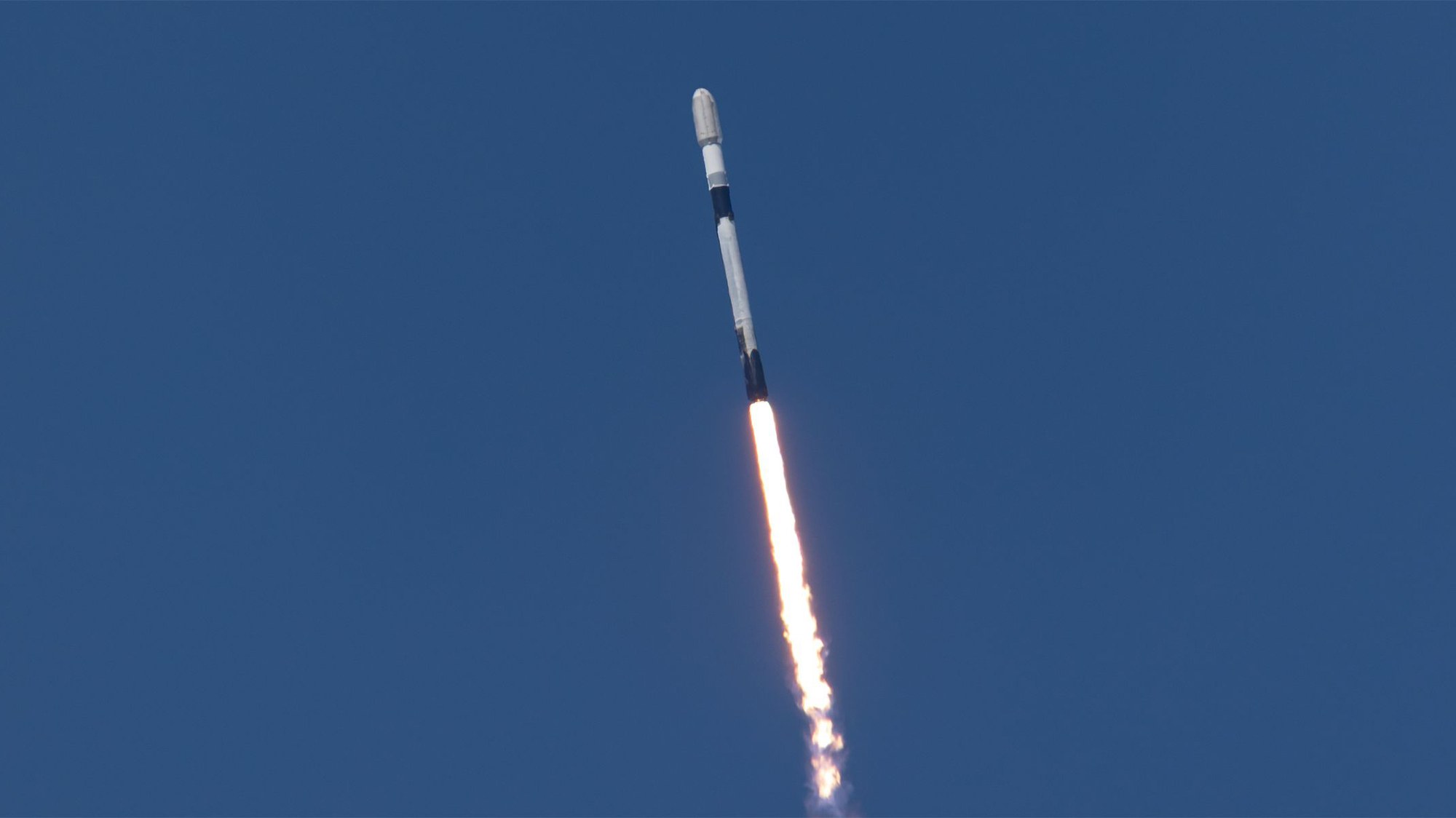 Start der SpaceX-Rakete Falcon 9 im Rahmen der Mission Transporter-18