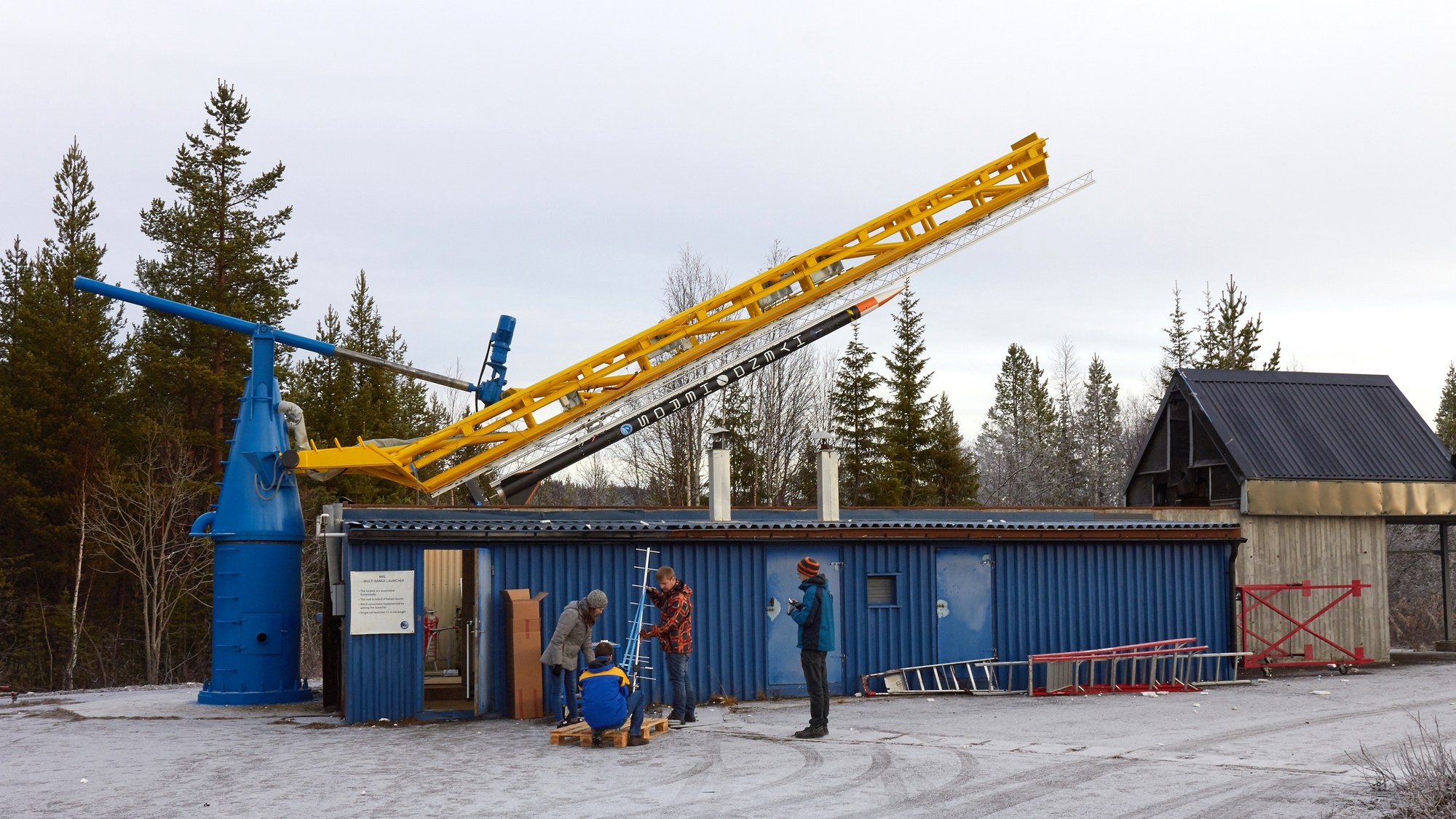 HEROS-Rakete auf der Startrampe