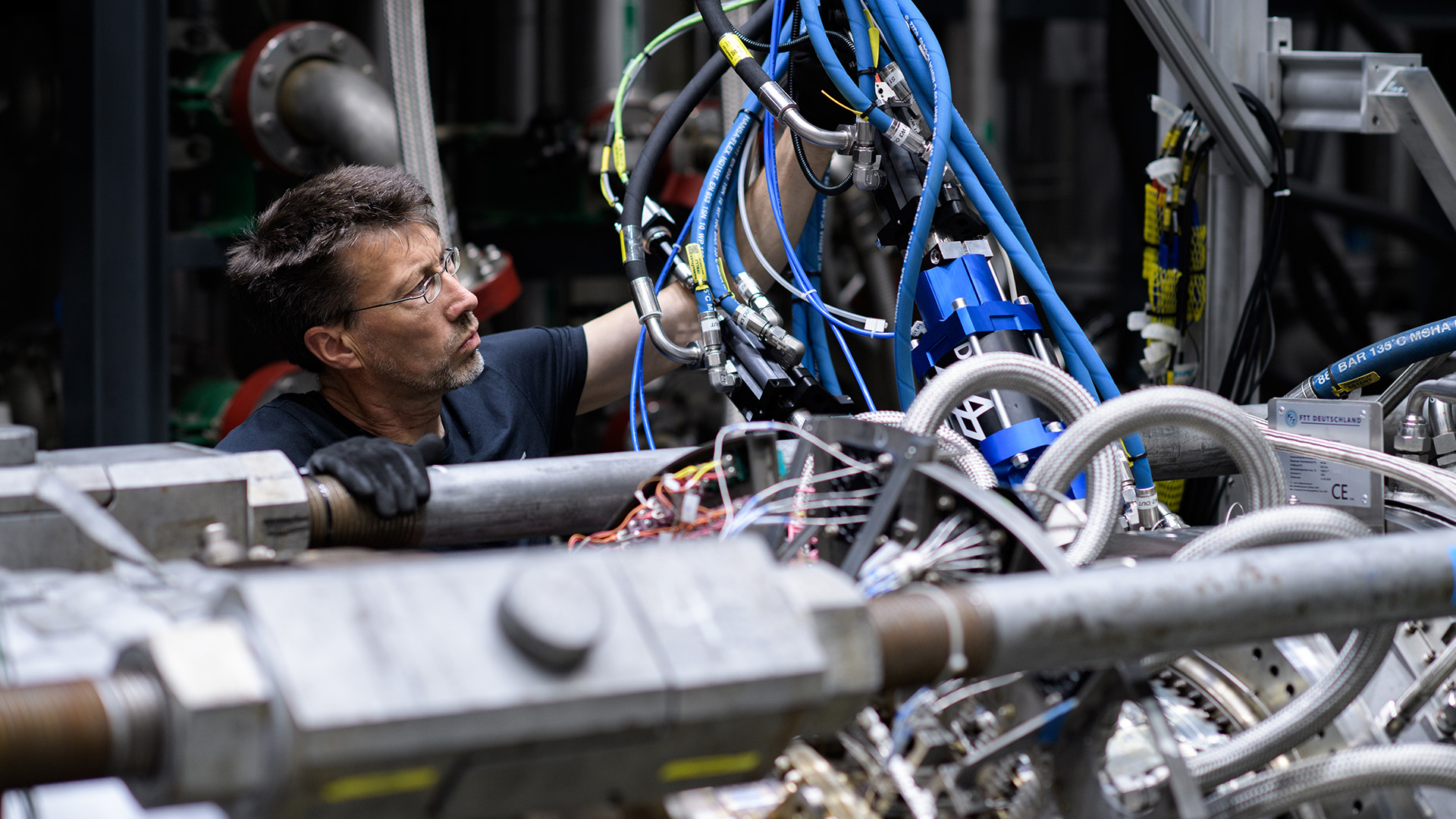 Das EU-Projekt CAVENDISH ebnet den Weg für eine CO2-neutrale Luftfahrt. Das Forschungsprojekt entwickelt Systeme zur direkten Verbrennung von Wasserstoff. Diese Prototypen werden in ein modernes Flugzeugtriebwerk integriert, um den ersten Bodentest mit flüssigem Wasserstoff in Europa  durchzuführen. In einer späteren Projektphase ist ein Flugtest geplant.