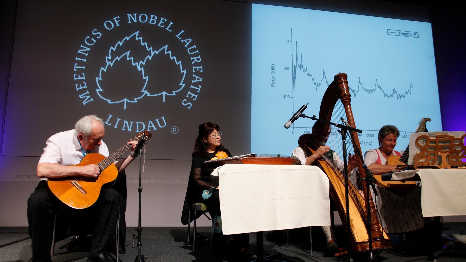 Nobelpreistäger Peter Grünberg bei der Präsentation